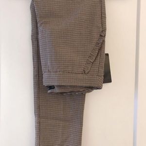 Zara Pants with Ruffles pocket